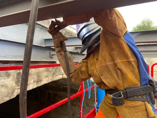 Schweißer bei der Arbeit